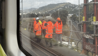 Passengers trapped on Wellington train 'peeing in bags'