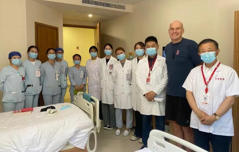 Former top cop joins Kiwis seeking overseas cancer treatment