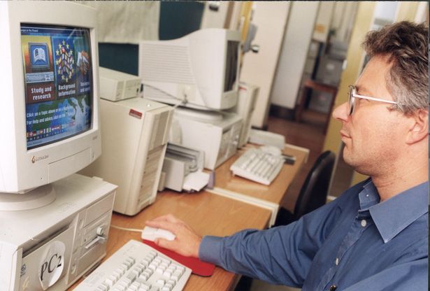 City Netgates internet cafe pictured in 1997