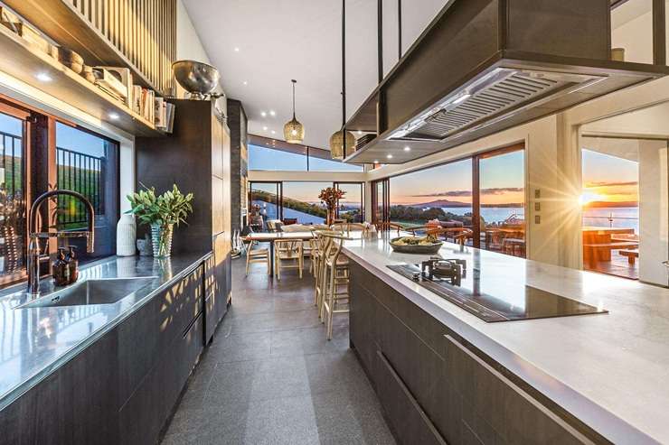 62 Park Point Drive, Church Bay, waiheke, Auckland