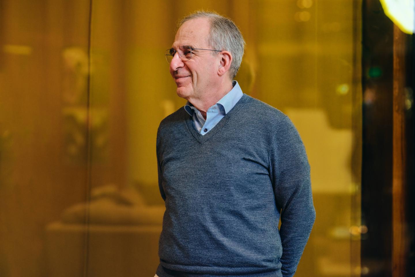 Michel Devoret, 2025 Nobel Prize in Physics laureate, has fun in the quantum tunnel