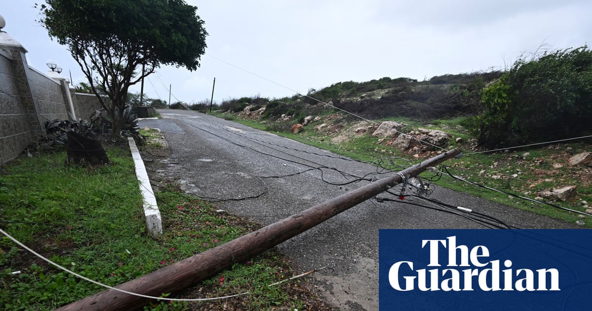Jamaicans take shelter as Hurricane Melissa bears down as category 5 storm | Jamaica