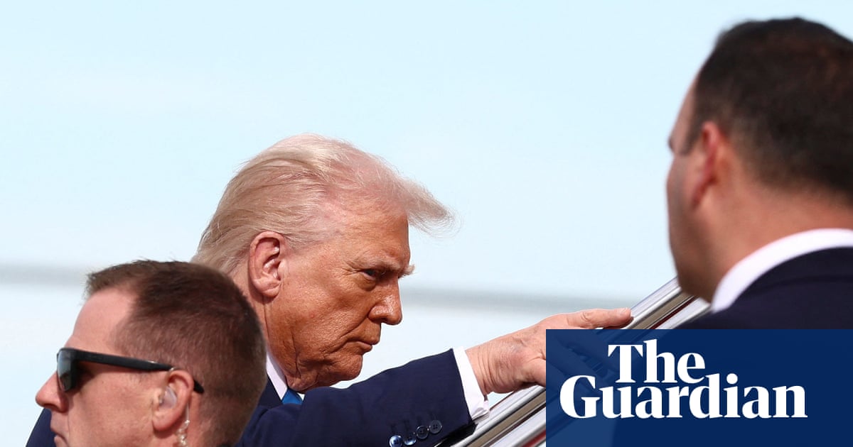 Trump lands in South Korea amid deadlocked trade talks over $350bn deal on tariffs | South Korea