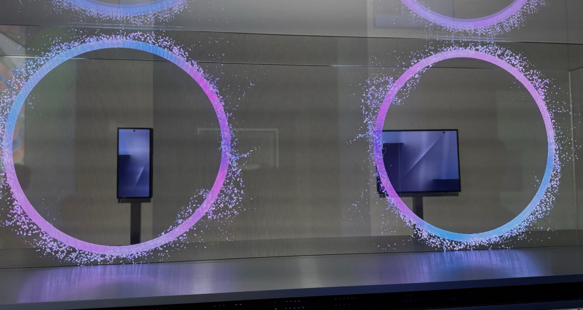 Samsung Shows Off Tri-Fold Smartphone