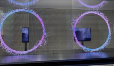 Samsung Shows Off Tri-Fold Smartphone