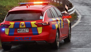 SunLive - Bus crash blocks lane near Tauranga