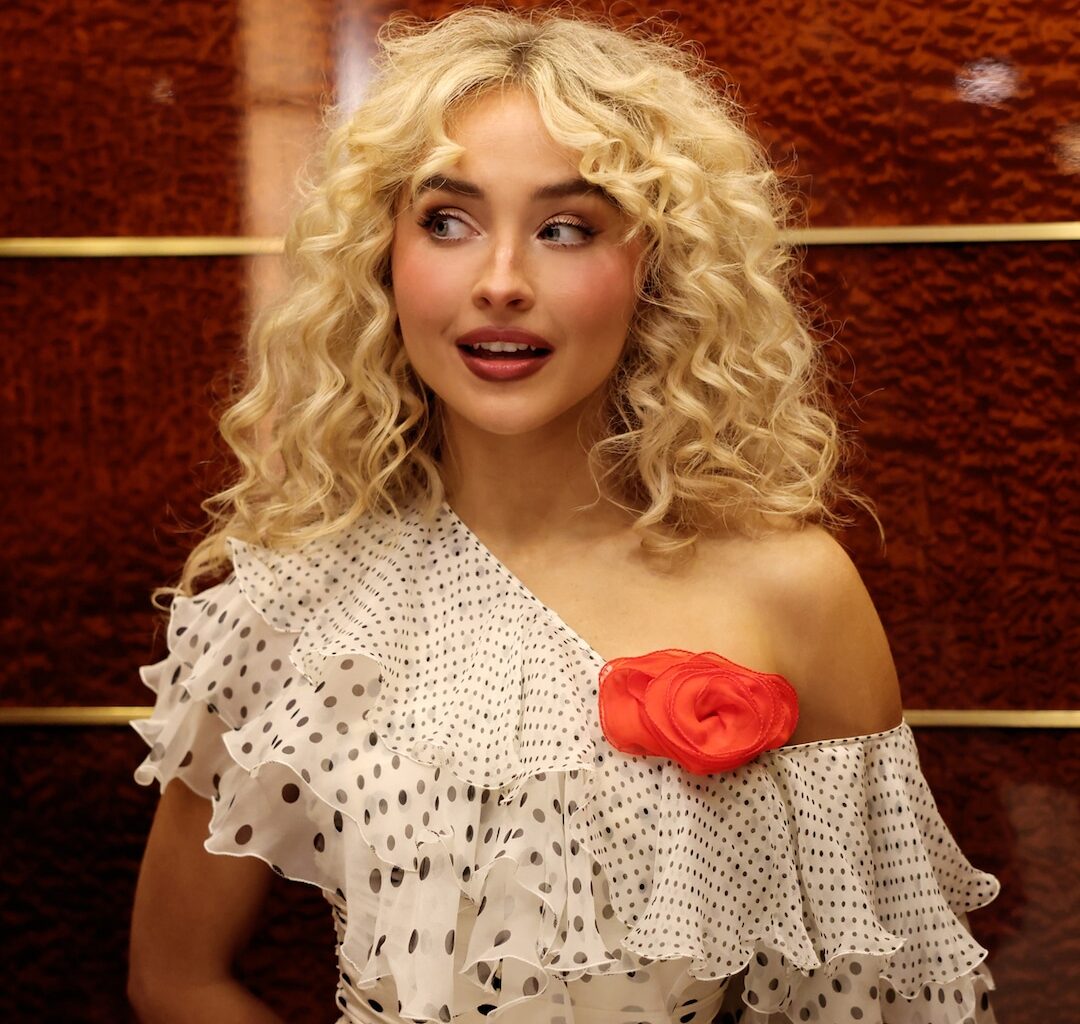 Sabrina Carpenter Channels Carrie Bradshaw in SNL Teaser