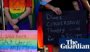 US supreme court appears poised to overturn Colorado ban on ‘conversion therapy’ | US supreme court