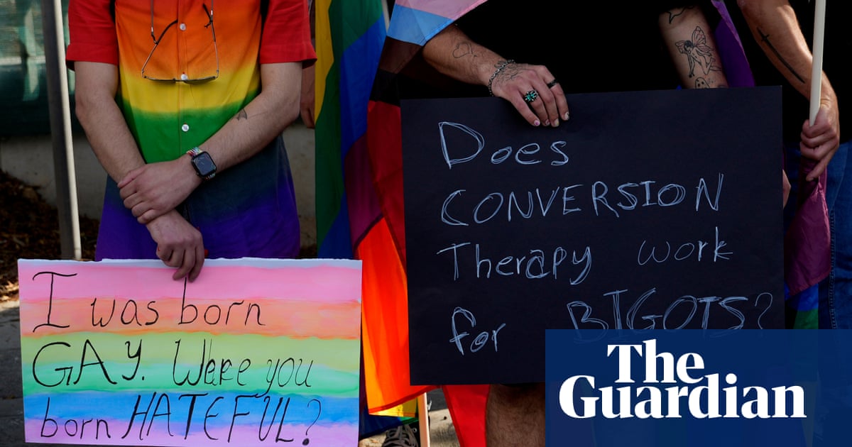 US supreme court appears poised to overturn Colorado ban on ‘conversion therapy’ | US supreme court