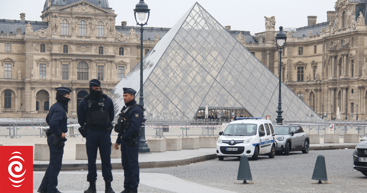 Two arrested over Louvre jewel heist, French media report