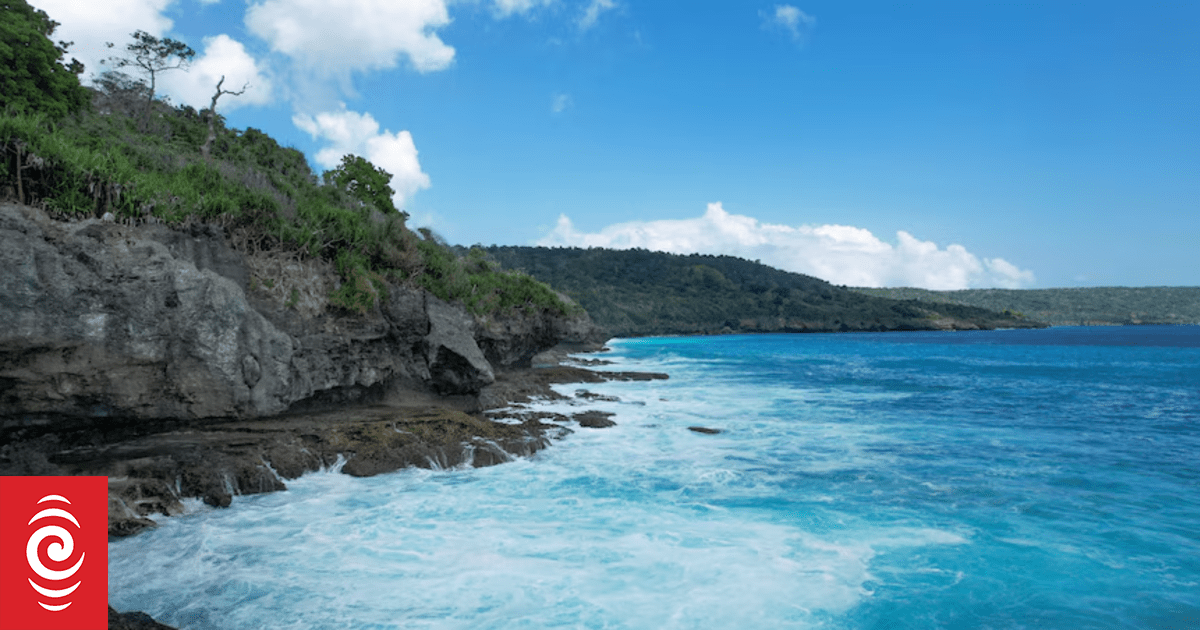 Christmas Island wants more tourists but luggage is often left behind