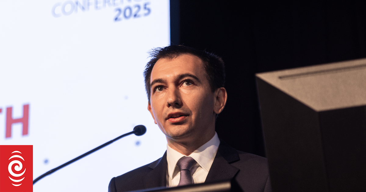 Emergency doctor 'shocked' by Health Minister's speech accusing clinicians of crossing 'ethical line'