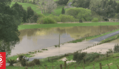 Pair trapped in floodwaters in central North Island rescued by locals in jetboat