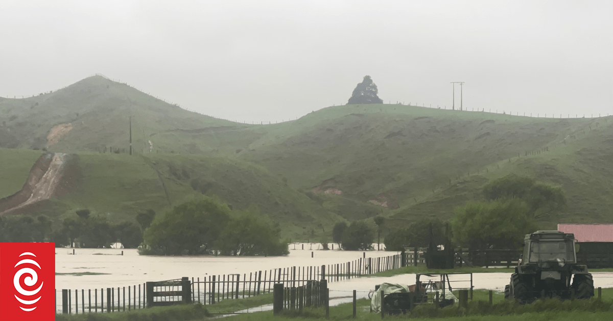 Slips and flooding in Waikato block State Highway 3