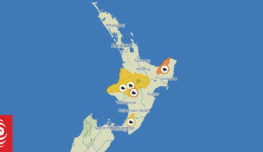 Weather: Heavy rain and thunderstorms in parts, while Hawkes Bay heads for heat in high 20s