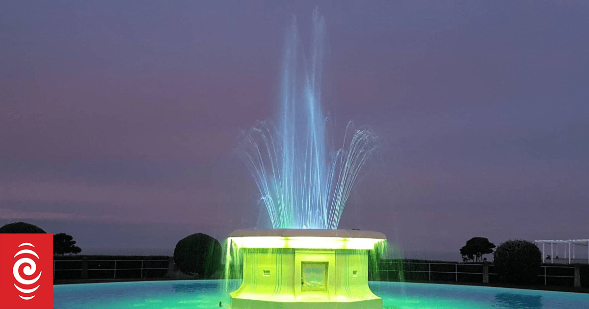 Defective paint forces closure of Napier fountain