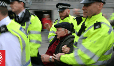 Over 1000 pro-Palestinian protesters rally in UK after fatal synagogue attack