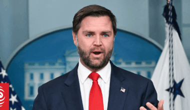 White House holds first briefing since government shutdown