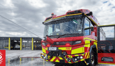 Union banners banned from firetrucks at airports amid pay standoff