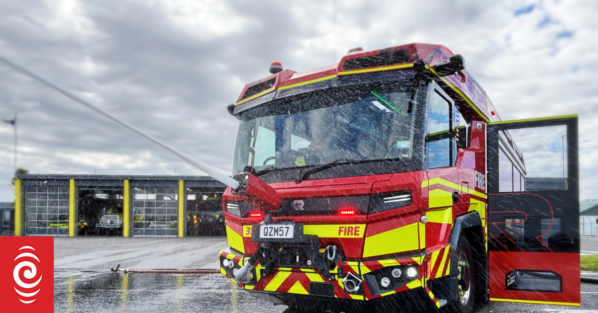 Union banners banned from firetrucks at airports amid pay standoff