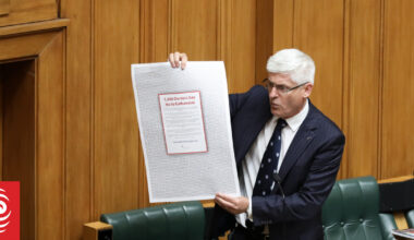 Late 'Super Saturday' voter turnout may yet swing Hamilton mayoralty