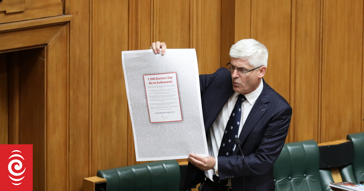 Late 'Super Saturday' voter turnout may yet swing Hamilton mayoralty