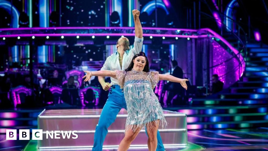 Folkestone dancers cheer Ellie Goldstein