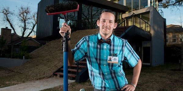 Successful Entrepreneur Shares His Hack for Finishing Business Books