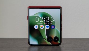 Just in time for spooky season, get up to $400 OFF this powerful Motorola flip phone at Best Buy