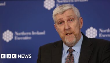 Northern Ireland health workers 'will get their pay rise', says John O'Dowd