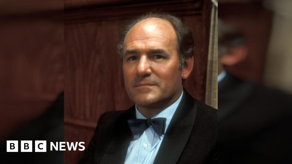 'Hugely loved' EastEnders star dies aged 88 in Eastbourne