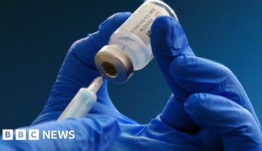 NHS urges people to get flu vaccination before winter