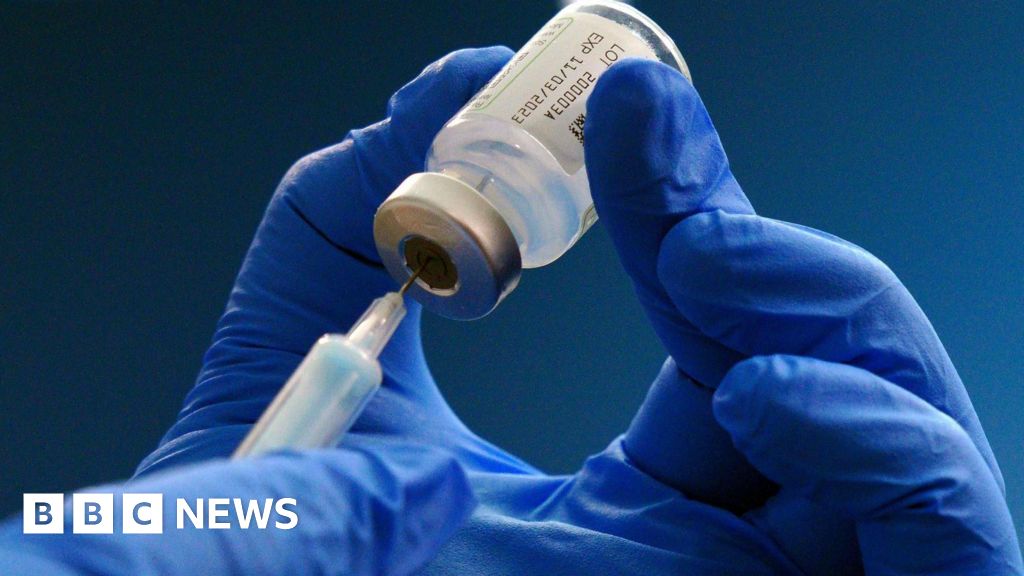 NHS urges people to get flu vaccination before winter