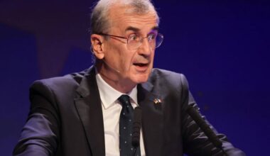 ECB's Villeroy says that French economy is holding up