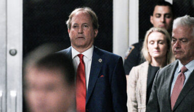 If things in America weren’t stupid enough, Texas is suing Tylenol maker