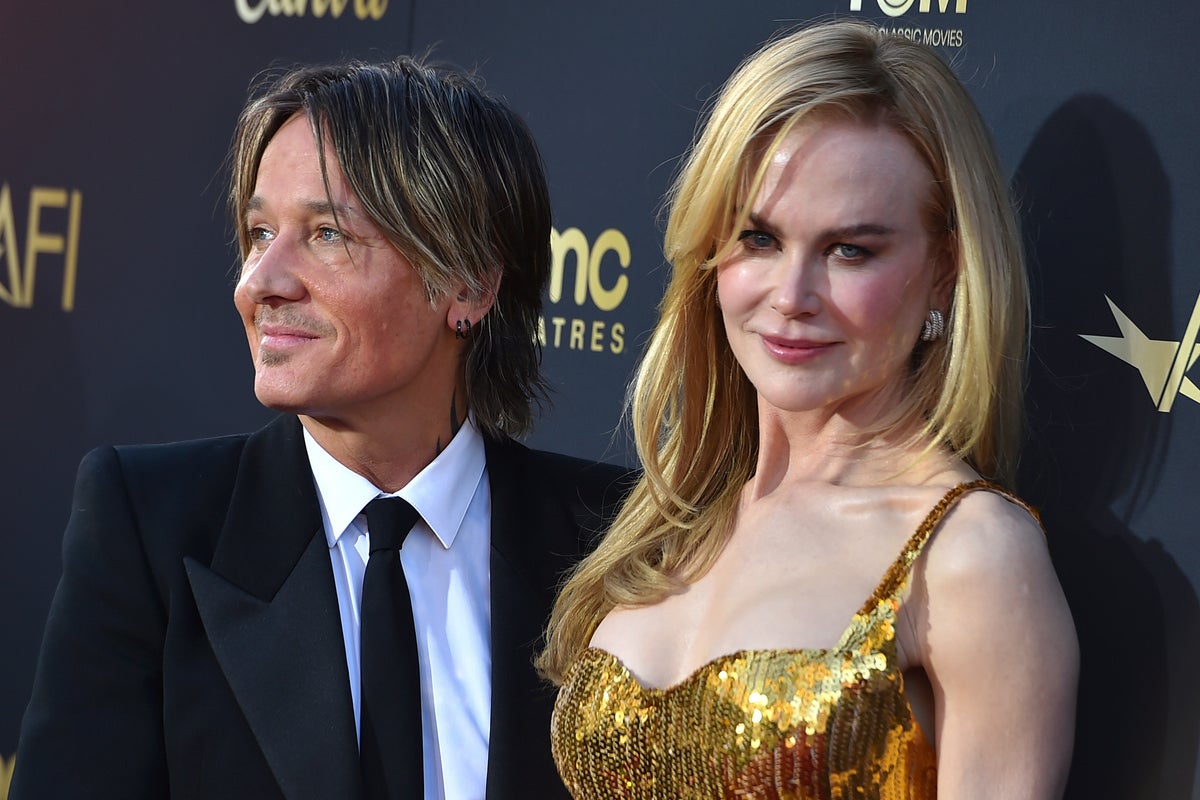 Keith Urban alters Nicole Kidman-inspired song during ongoing divorce - The Independent
