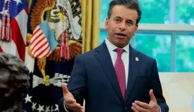 FDA, aiming to lower drug costs, moves to speed approval of biosimilars