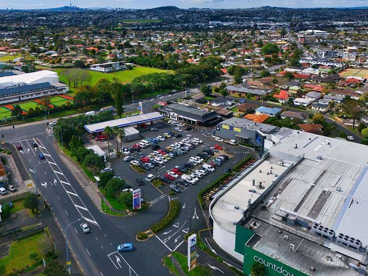 The McDonald's Kelston drive-thru on the corner of West Coast Road and Great North Road, in West Auckland, returns $488,269 a year, not including GST. Photo / Supplied