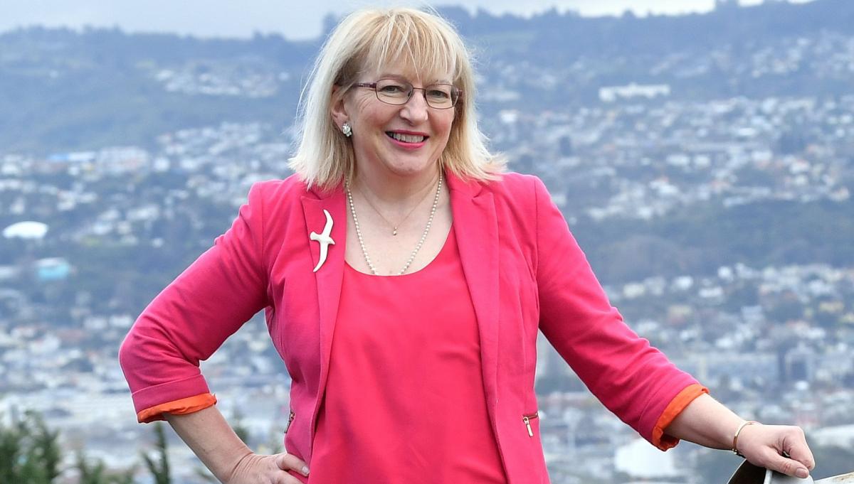 Barker claims Dunedin mayoralty by close margin