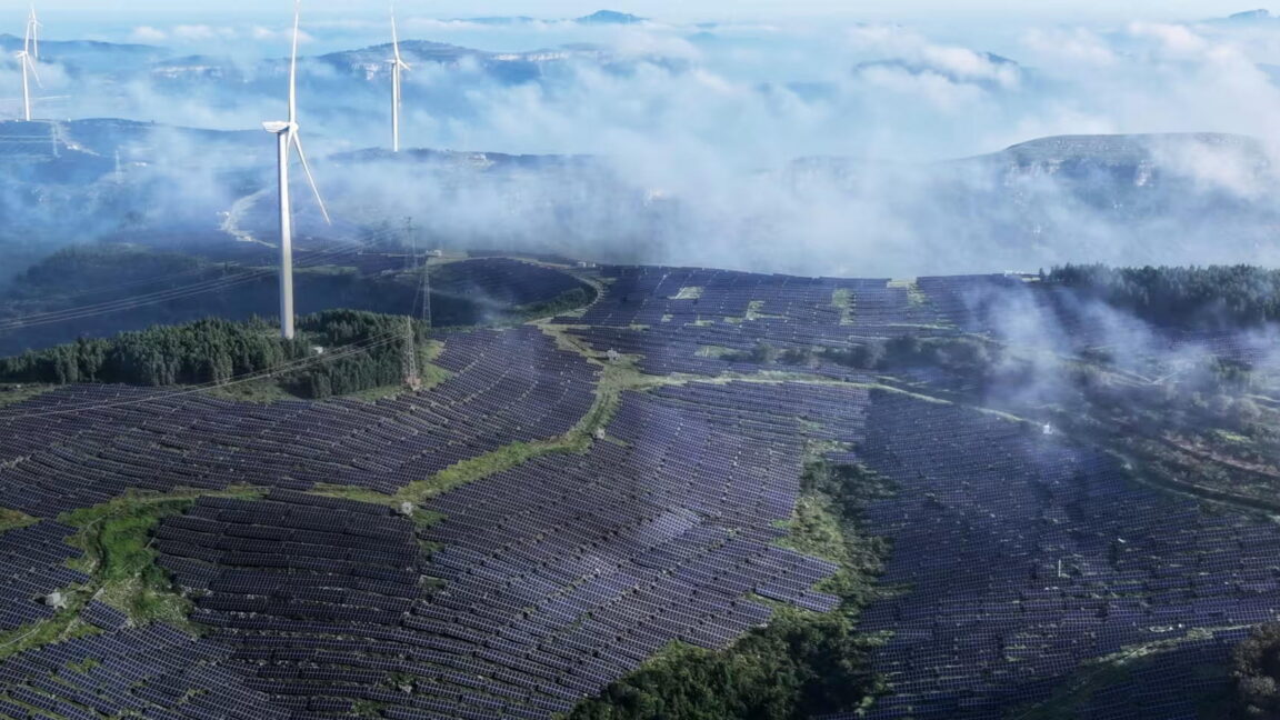 There’s a global boom in solar—except in the United States