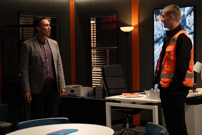 Jai walks in on Dylan in Emmerdale