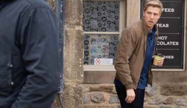 5 Emmerdale spoilers next week: Aaron catches Robert kissing Kev