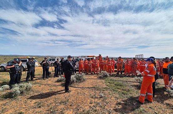 Huge search in Outback for missing boy