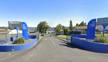 Schoolboy stabbed in suspected kidnapping attempt