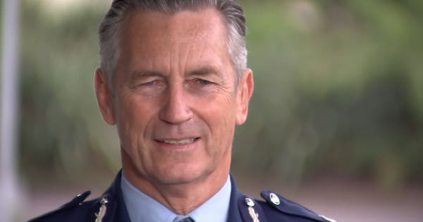 Former NZ police chief says sorry for taking chopper to Tasmania