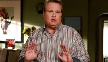 Eric Stonestreet reacts to being left out of 'Modern Family' mini-reunion