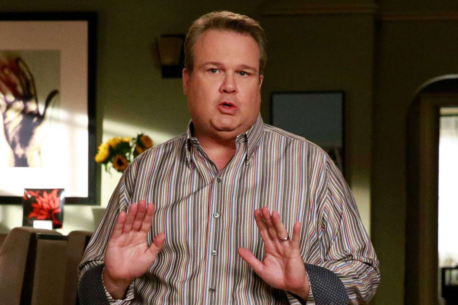 Eric Stonestreet reacts to being left out of 'Modern Family' mini-reunion