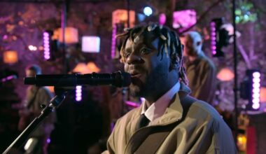 Myles Smith Brings 'Nice to Meet You' to 'Love Is Blind' Reunion