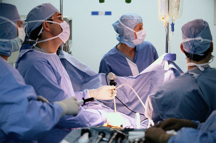 50 Bone-Chilling And Hilarious Stories From People Who Shouldn’t Have Woken Up During Surgery