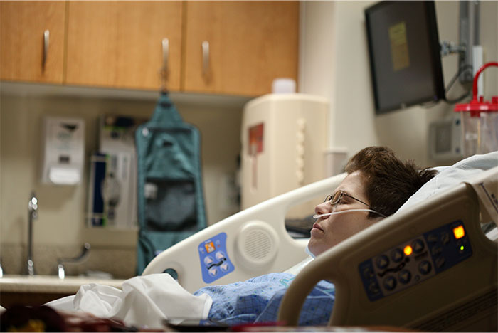 50 Bone-Chilling And Hilarious Stories From People Who Shouldn’t Have Woken Up During Surgery